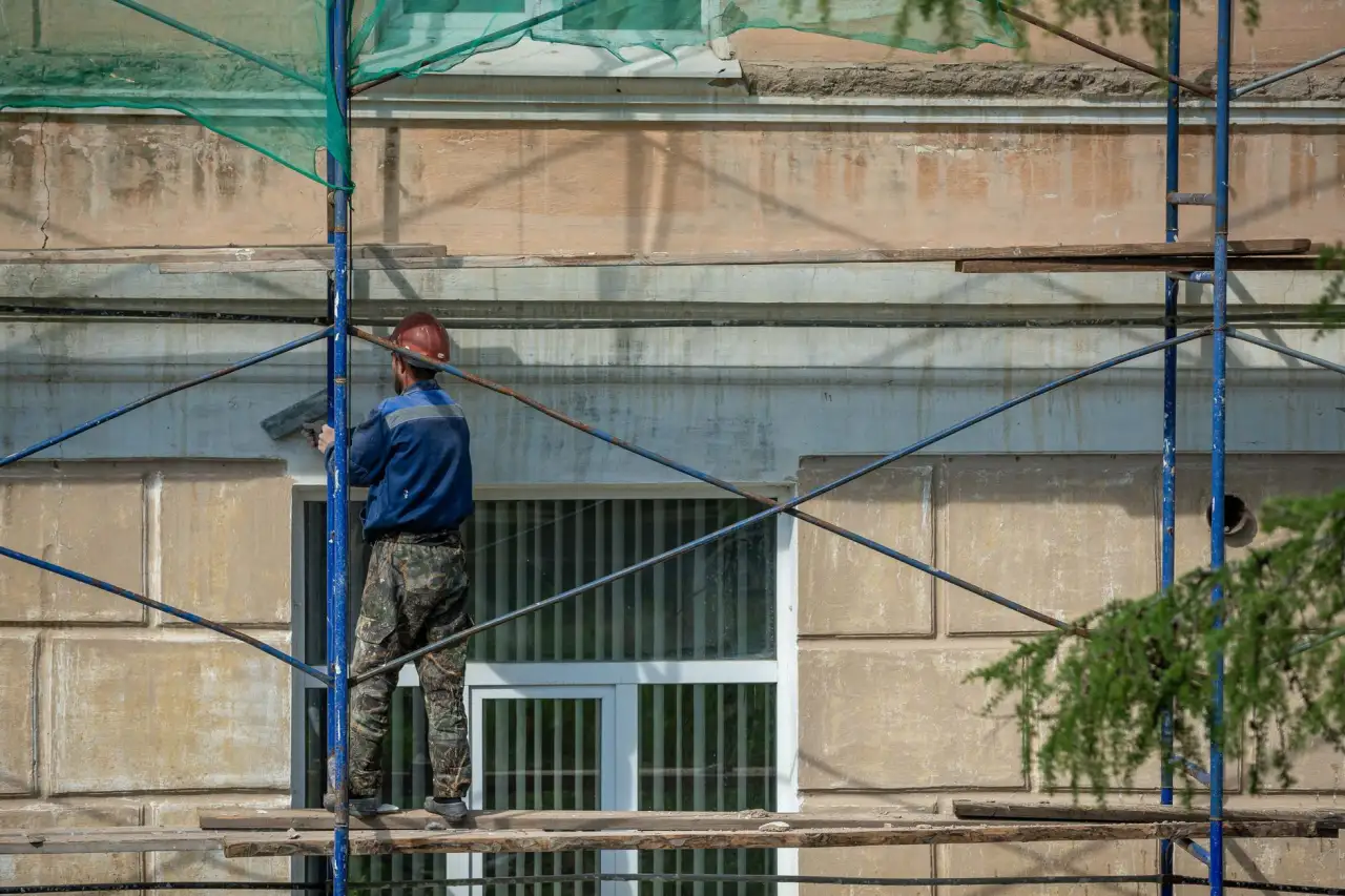 工业厂房与商业综合体装饰装修工程定制化设计方案