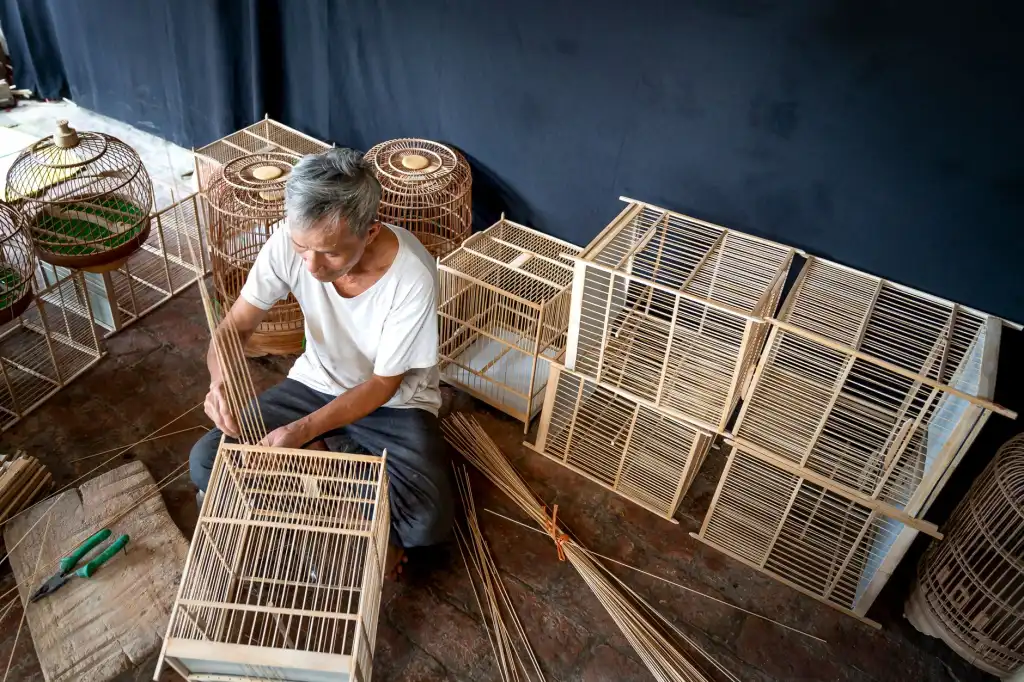 建筑工程中钢结构与混凝土结构选型对比：施工成本与工期差异分析