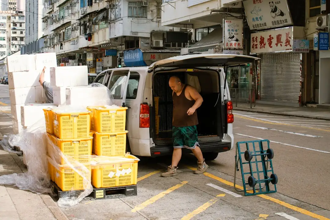 建筑工程施工中钢结构与混凝土结构如何选择：重庆地区项目应用对比分析