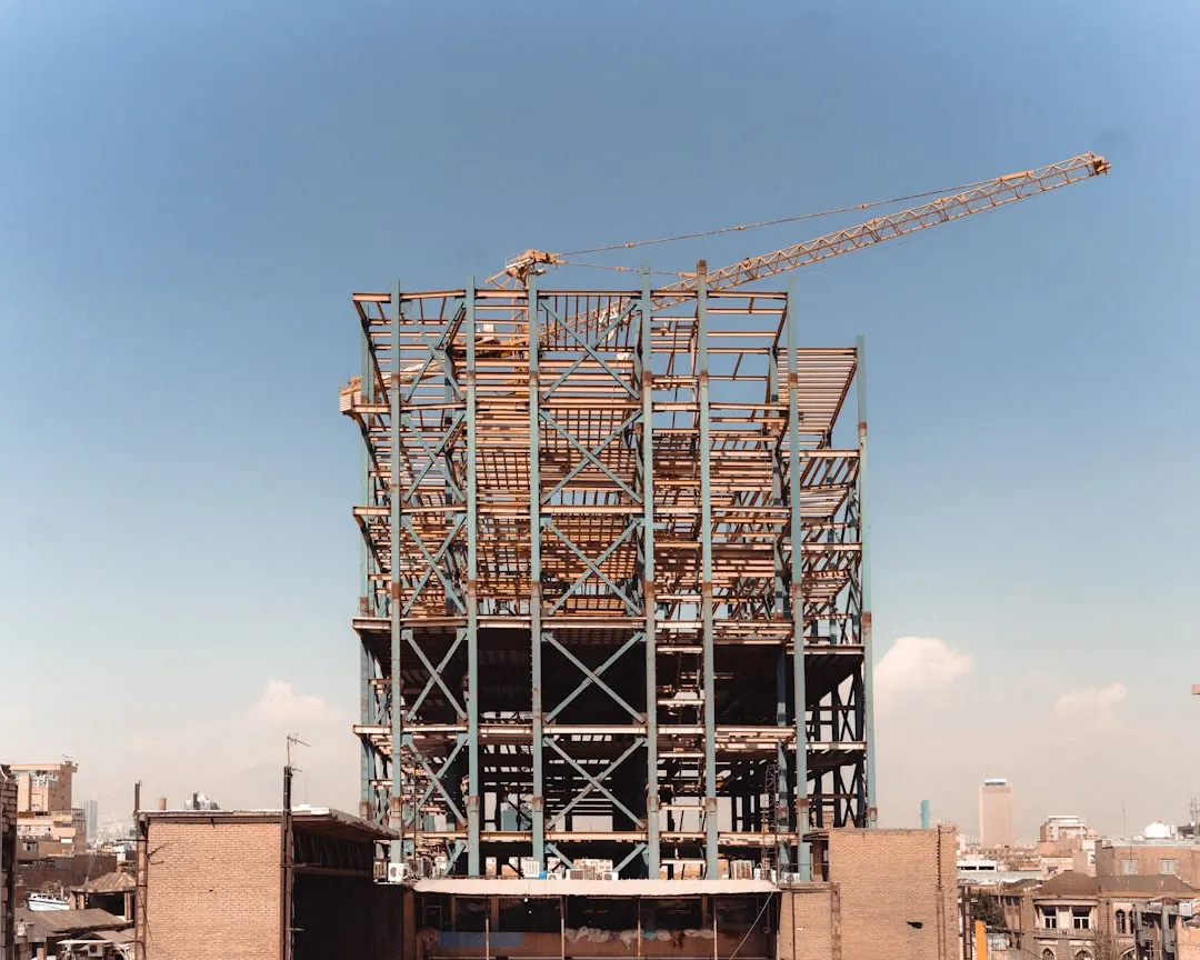 重庆恒凡达建筑工程公司：厂房钢结构工程施工方案设计与技术要点解析正文配图 1